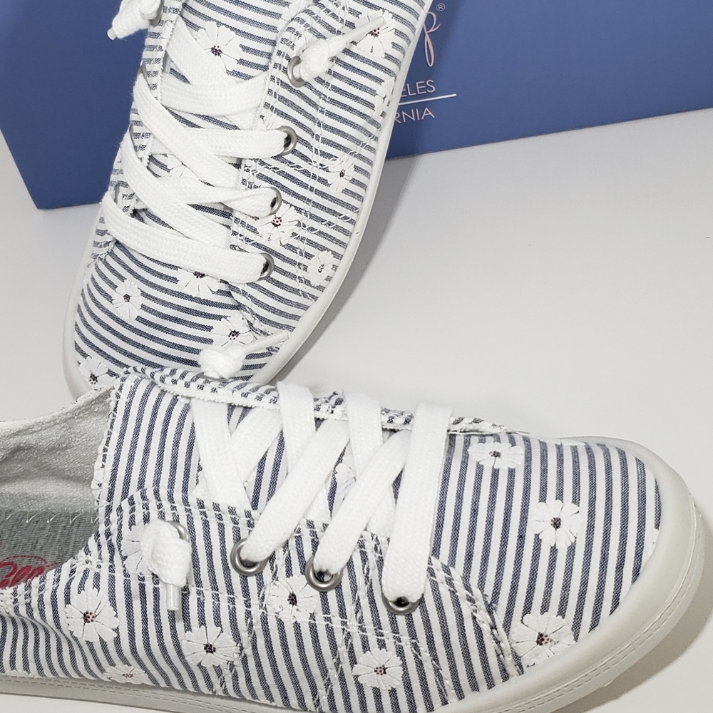 Brand New Daisy Canvas Comfort Insole Sneaker 7.5 - Picture 7 of 7